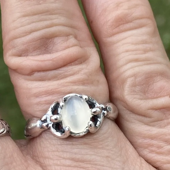 Egyptian Moon Goddess ring .925 Sterling Silver w/ genuine Moonstone made in USA - Picture 4 of 13
